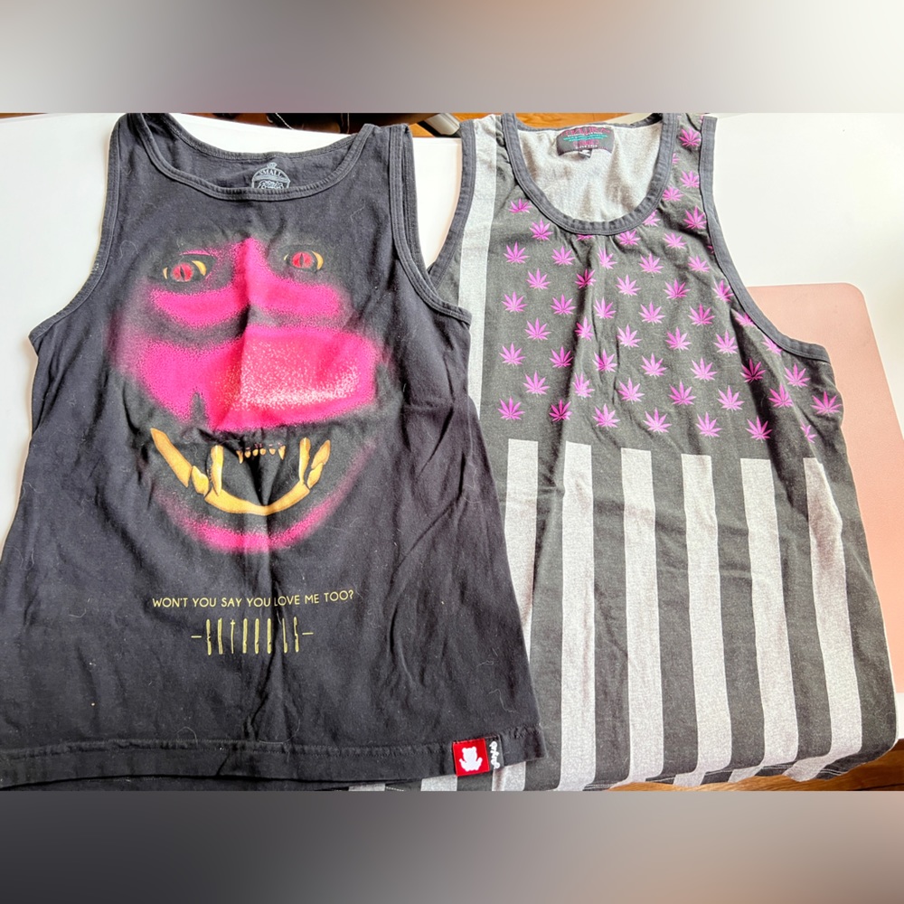 Set of Entreels and Mishka Graphic Tanks-Size Small